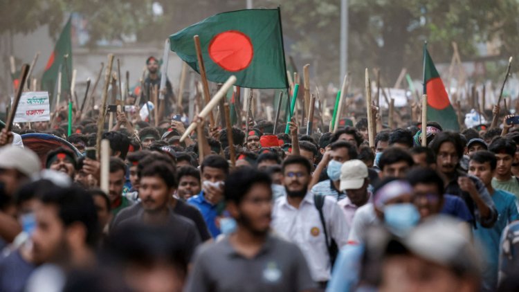 What is the matter of students and government fighting in Bangladesh